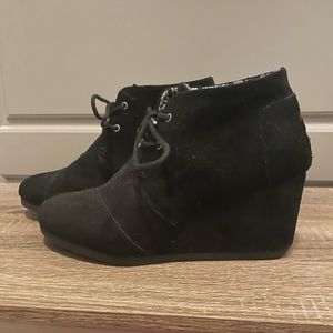 Toms Wedge Booties Size 8